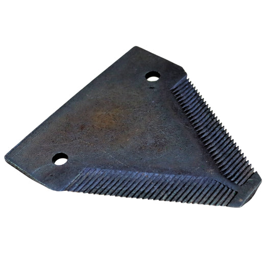 Zubatý nôž so zubami na spodnej strane S-82/2,8 76x82,5x2,8 FI-5,5 84429103 365 111 kombajn New Holland – fotografia 1 z 2 – SKU 12676