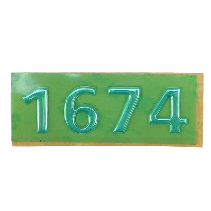 Značka - 1674 písmena vypuklé - strieborné vyhotovenie